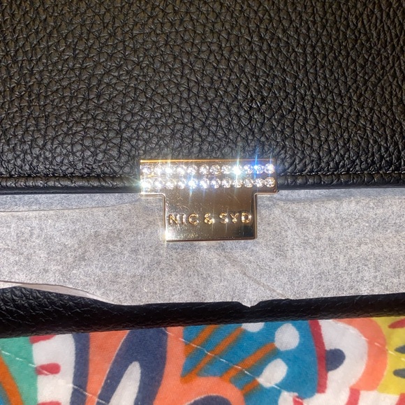 NWOT wallet rhinestones on push fastener - Picture 4 of 4